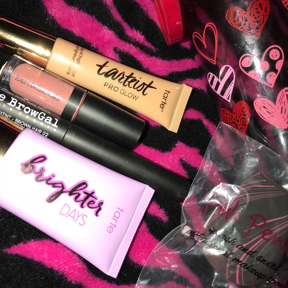 Makeup bundle - Picture 4 of 4